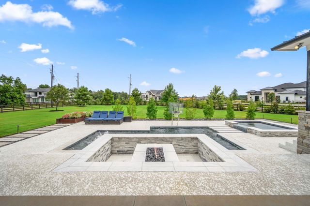 22 Dashingly Court, Tomball, TX 77377