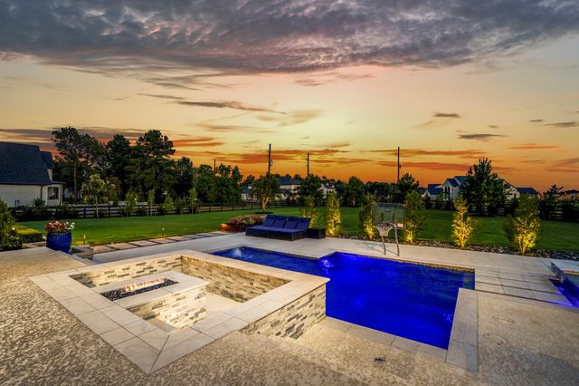 22 Dashingly Court, Tomball, TX 77377