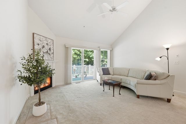4 Autumn Drive B, Hudson, MA 01749