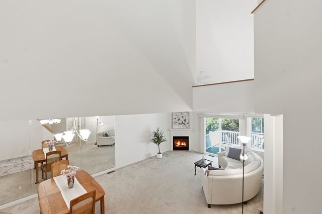 4 Autumn Drive B, Hudson, MA 01749