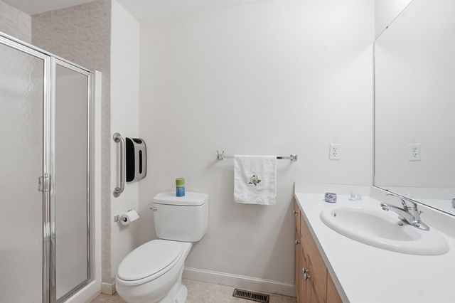 4 Autumn Drive B, Hudson, MA 01749
