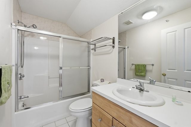 4 Autumn Drive B, Hudson, MA 01749