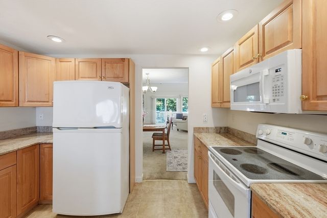 4 Autumn Drive B, Hudson, MA 01749