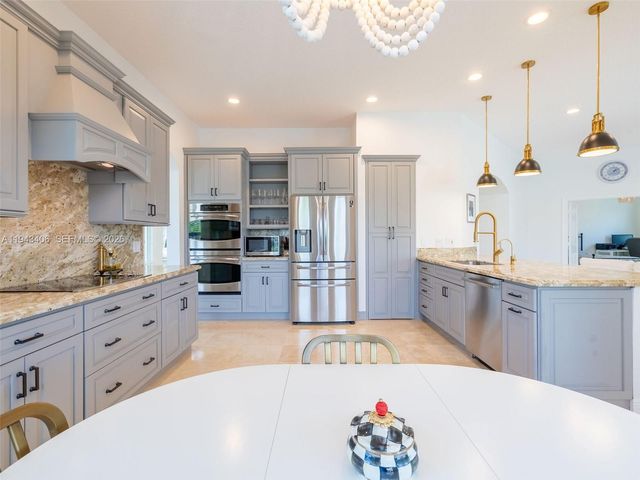 2763 Oakbrook Dr, Weston, FL 33332