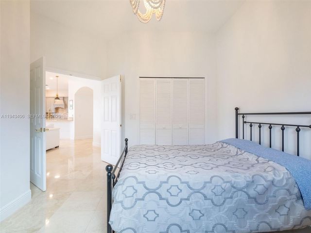 2763 Oakbrook Dr, Weston, FL 33332