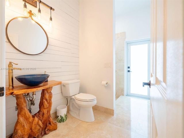 2763 Oakbrook Dr, Weston, FL 33332