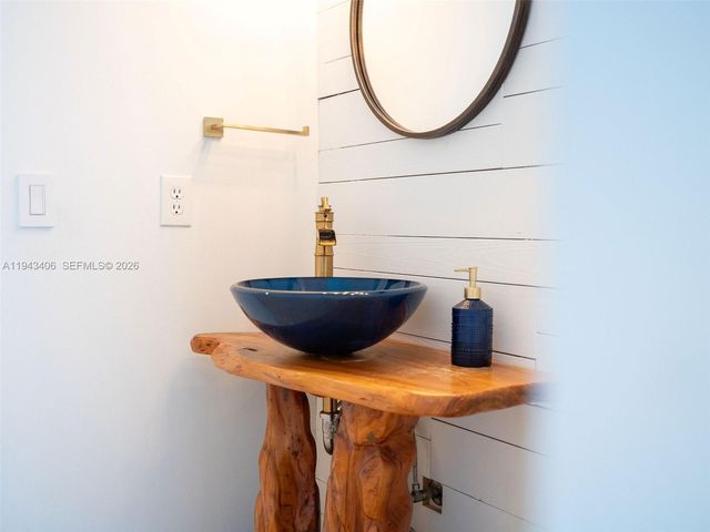 2763 Oakbrook Dr, Weston, FL 33332