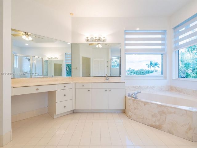 2763 Oakbrook Dr, Weston, FL 33332