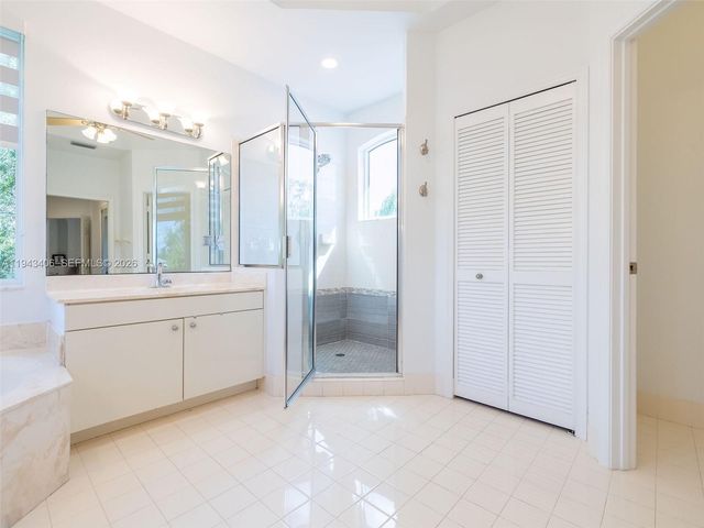 2763 Oakbrook Dr, Weston, FL 33332