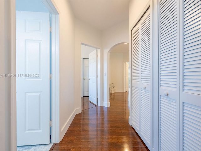 2763 Oakbrook Dr, Weston, FL 33332