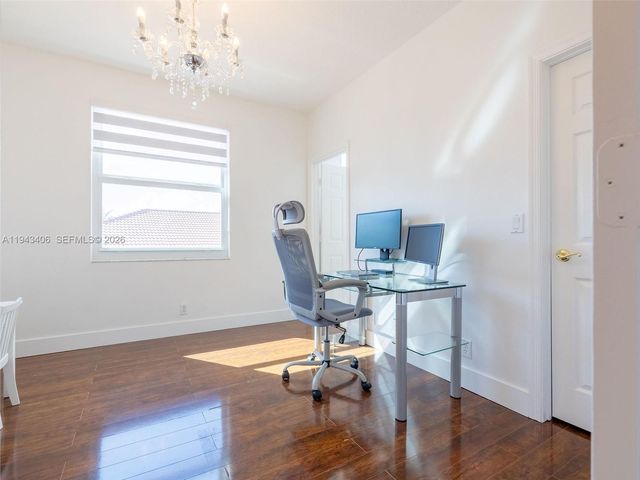 2763 Oakbrook Dr, Weston, FL 33332