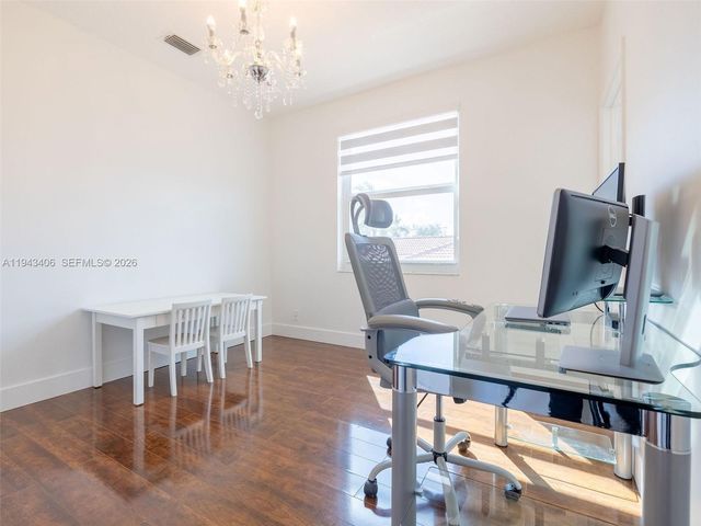 2763 Oakbrook Dr, Weston, FL 33332