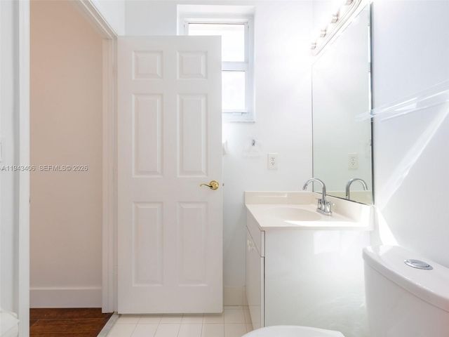 2763 Oakbrook Dr, Weston, FL 33332