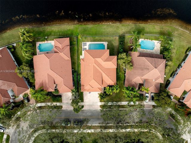 2763 Oakbrook Dr, Weston, FL 33332