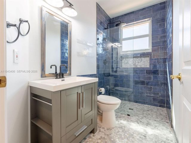 2763 Oakbrook Dr, Weston, FL 33332