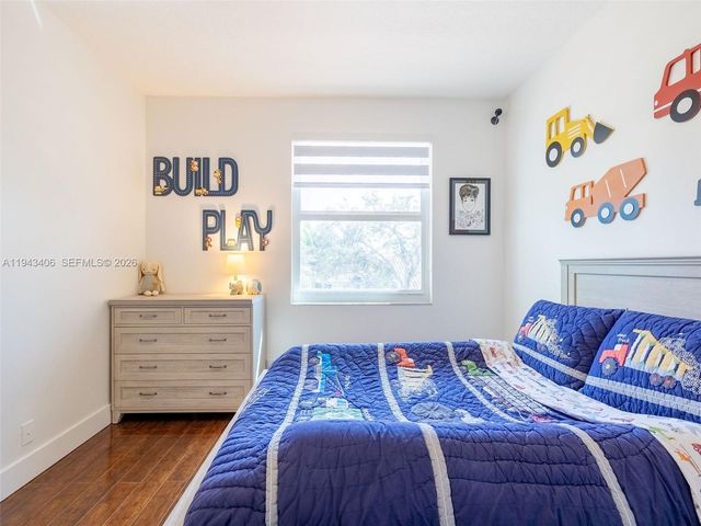 2763 Oakbrook Dr, Weston, FL 33332