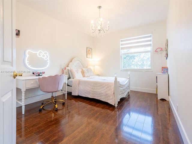 2763 Oakbrook Dr, Weston, FL 33332