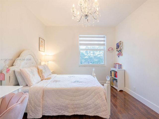 2763 Oakbrook Dr, Weston, FL 33332