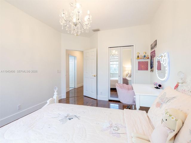 2763 Oakbrook Dr, Weston, FL 33332