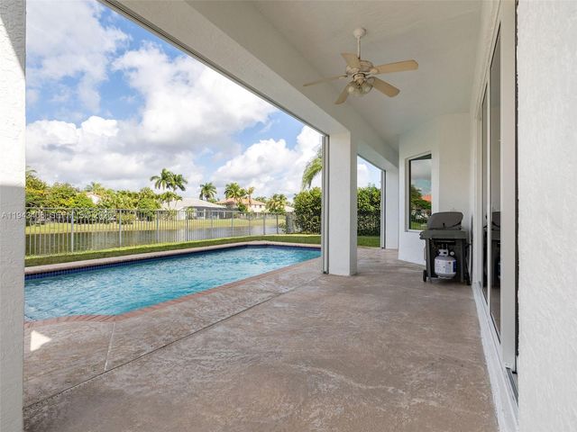 2763 Oakbrook Dr, Weston, FL 33332