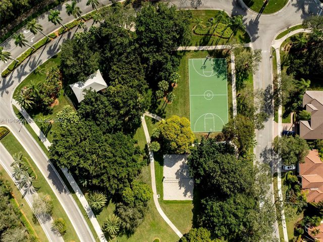 2763 Oakbrook Dr, Weston, FL 33332