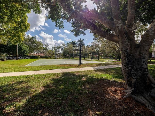 2763 Oakbrook Dr, Weston, FL 33332