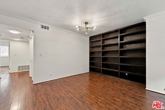 11918 Avon Way 102, Los Angeles, CA 90066