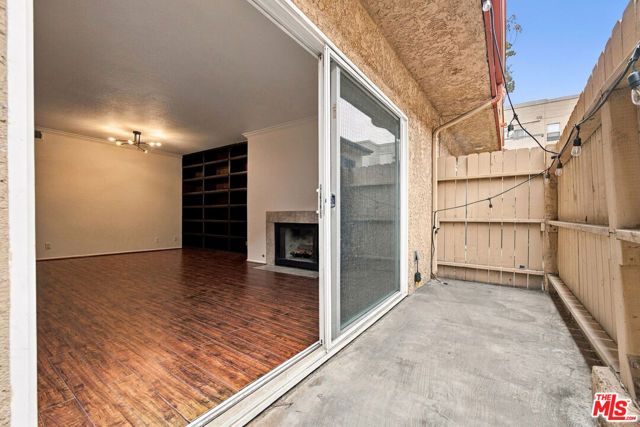 11918 Avon Way 102, Los Angeles, CA 90066