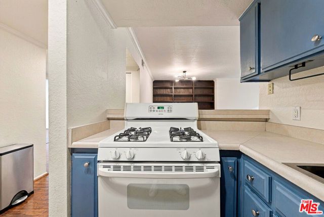11918 Avon Way 102, Los Angeles, CA 90066