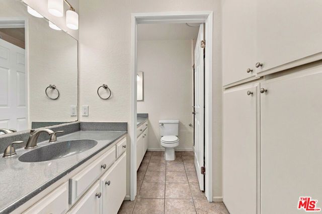 11918 Avon Way 102, Los Angeles, CA 90066