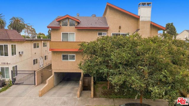 11918 Avon Way 102, Los Angeles, CA 90066