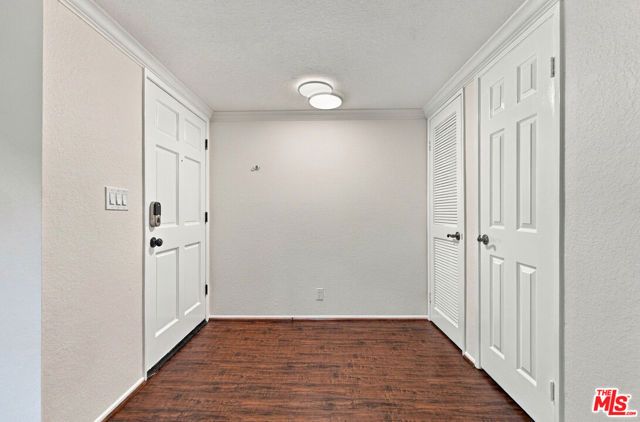 11918 Avon Way 102, Los Angeles, CA 90066