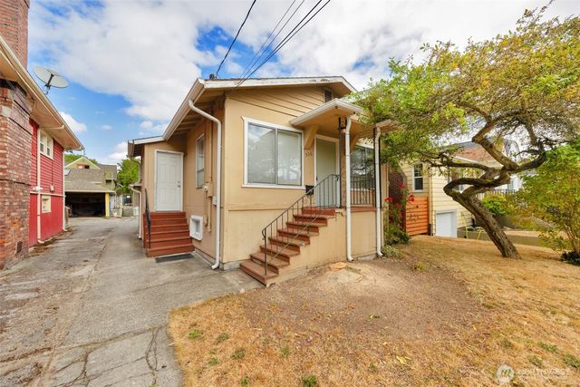 536 N 73rd Street, Seattle, WA 98103