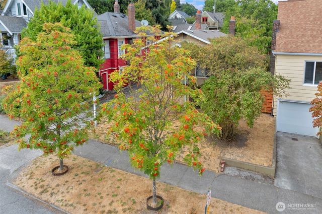 536 N 73rd Street, Seattle, WA 98103