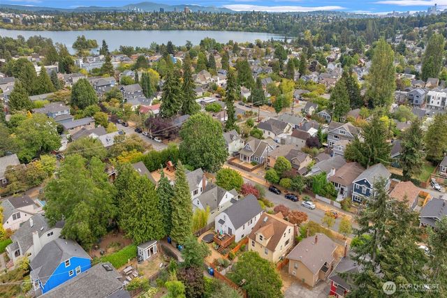 536 N 73rd Street, Seattle, WA 98103