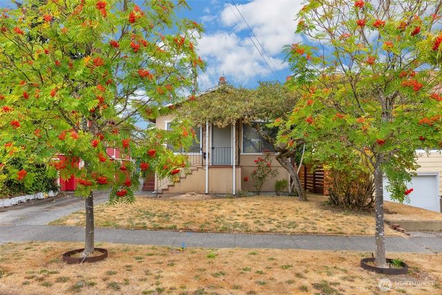 536 N 73rd Street, Seattle, WA 98103