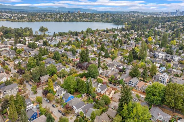536 N 73rd Street, Seattle, WA 98103