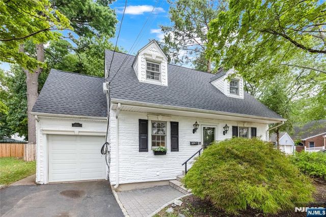 335 River Road, New Milford, NJ 07646