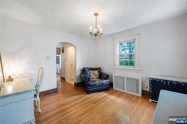 335 River Road, New Milford, NJ 07646