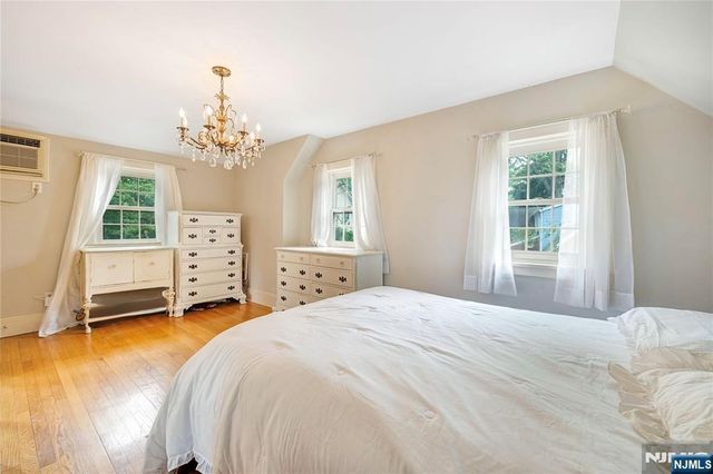 335 River Road, New Milford, NJ 07646