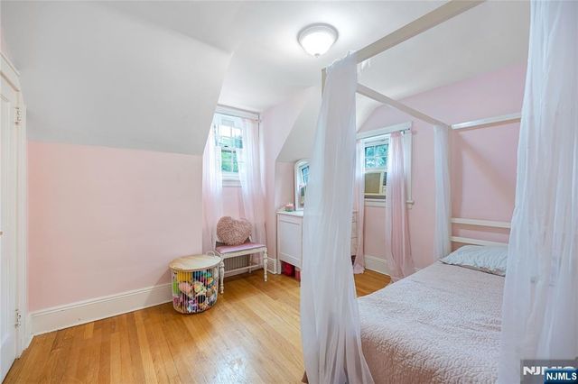 335 River Road, New Milford, NJ 07646