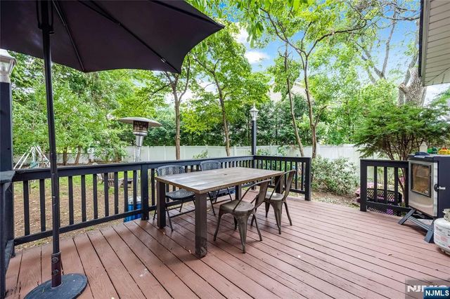 335 River Road, New Milford, NJ 07646