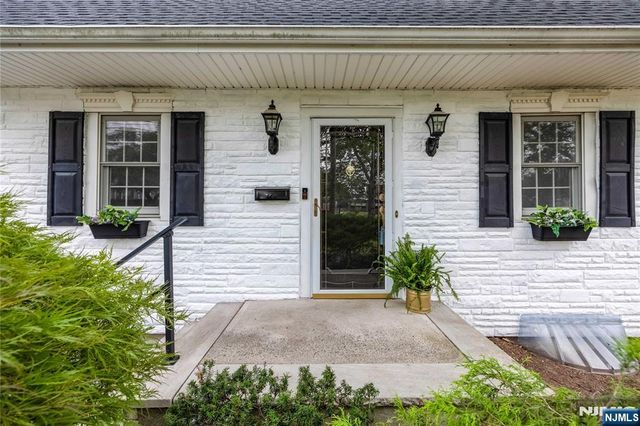 335 River Road, New Milford, NJ 07646