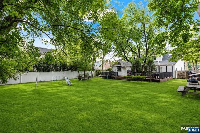 335 River Road, New Milford, NJ 07646