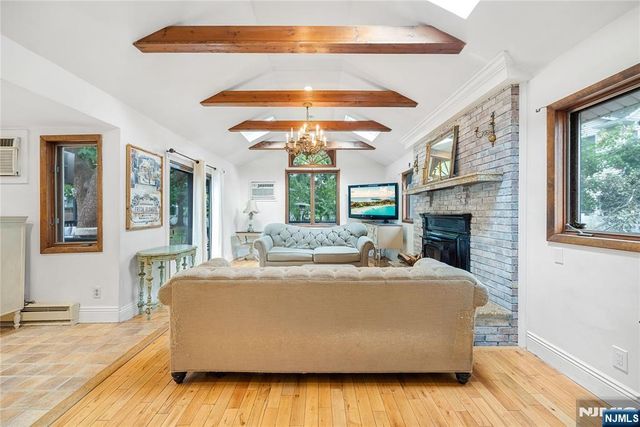 335 River Road, New Milford, NJ 07646