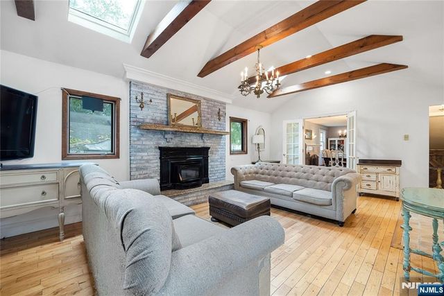 335 River Road, New Milford, NJ 07646