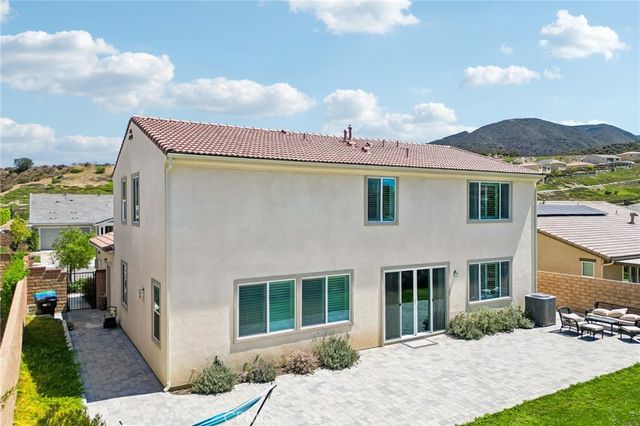 1886 Pele Way, Corona, CA 92882