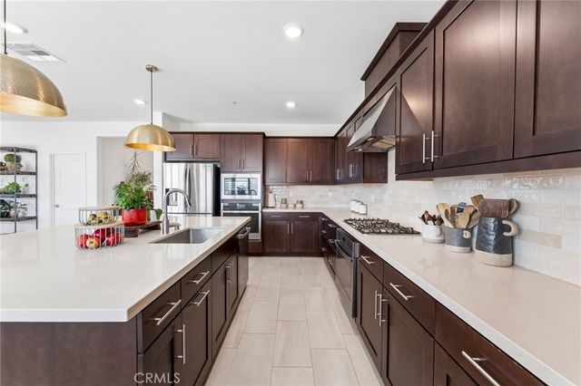 1886 Pele Way, Corona, CA 92882