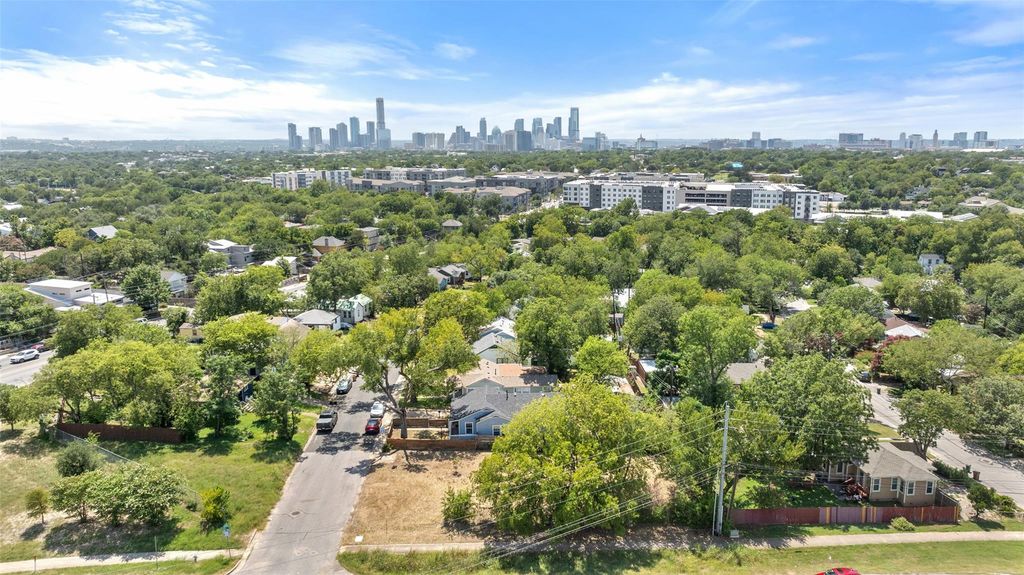2956 Higgins ST, Austin, TX 78722