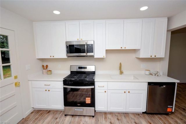 2410 Payne RD, Chesapeake, VA 23323